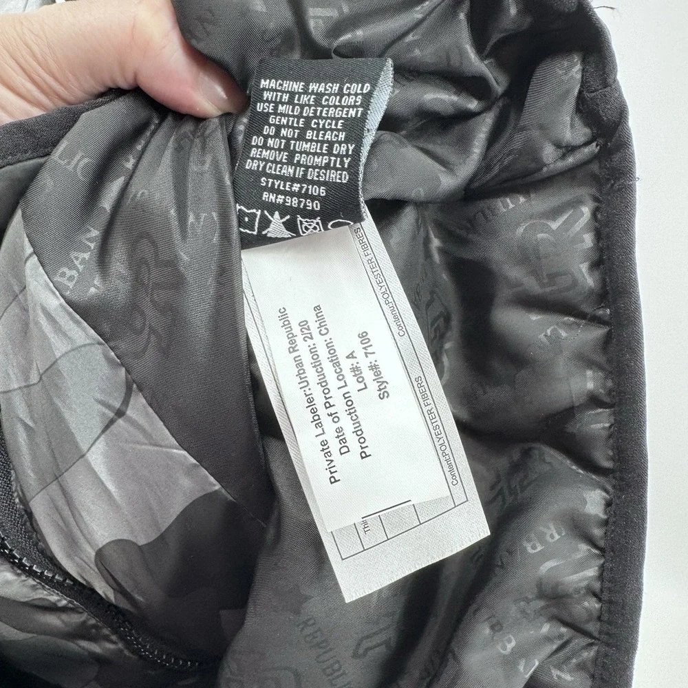 Urban Republic Boys XL 18/20 Gray Black Camo Puffer Vest Gorpcore Zip NWT